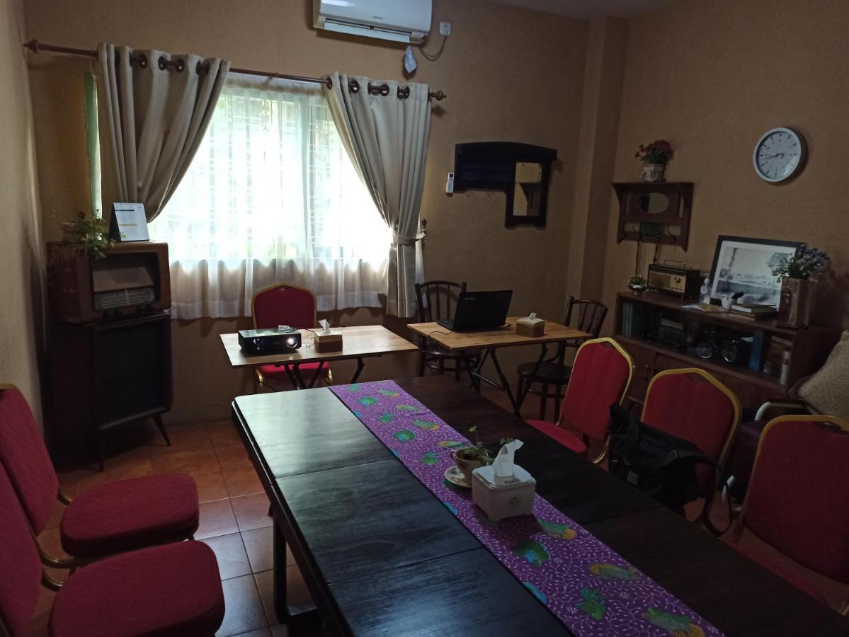 Roemah 28 Syariah Hotel Medan Exterior foto