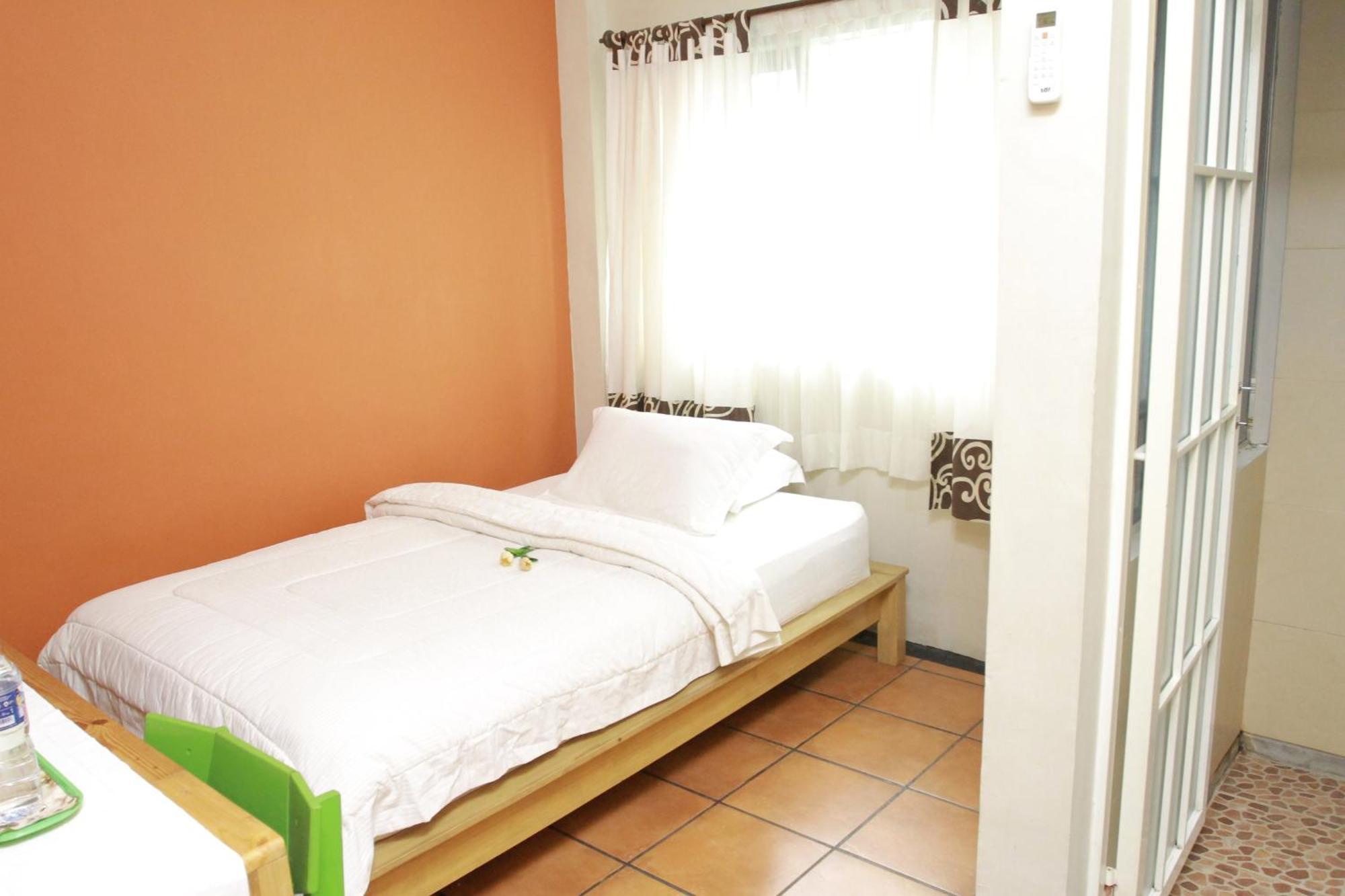 Roemah 28 Syariah Hotel Medan Exterior foto