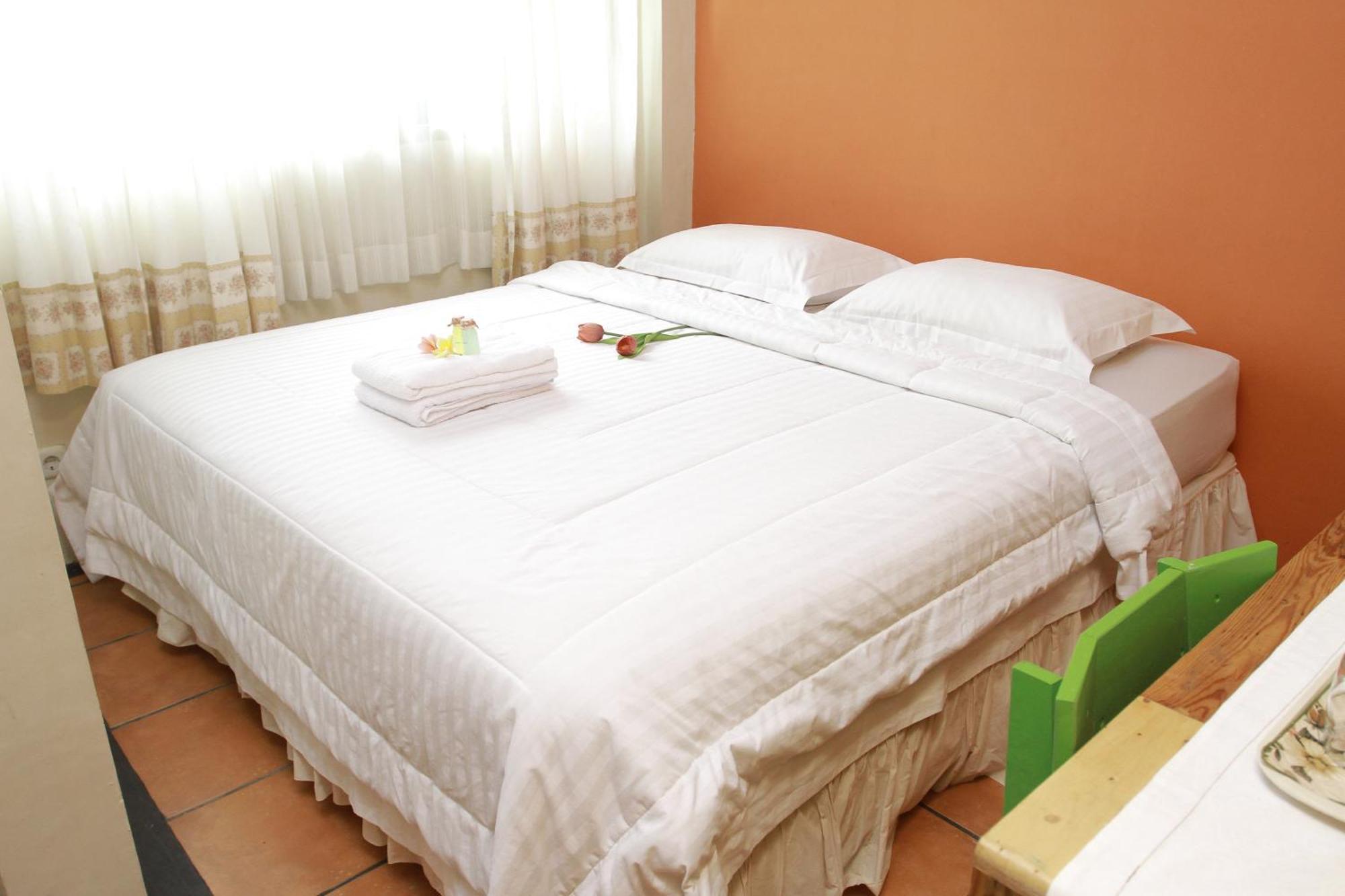 Roemah 28 Syariah Hotel Medan Exterior foto