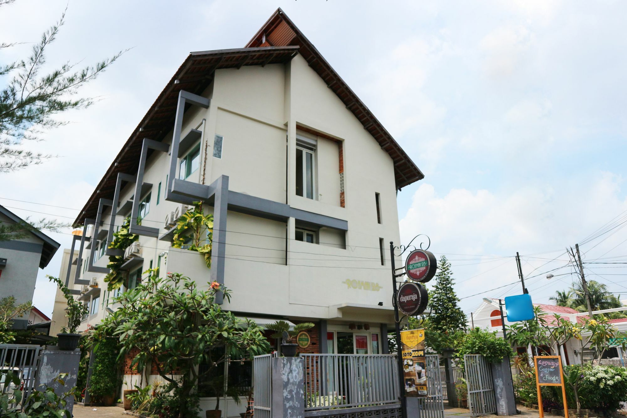 Roemah 28 Syariah Hotel Medan Exterior foto